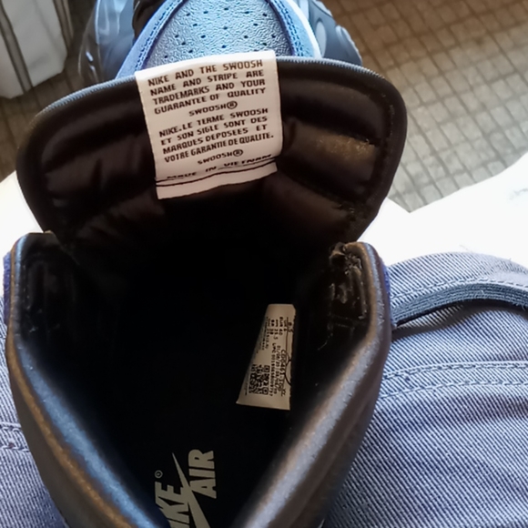 Sneakers - Picture 3 of 6